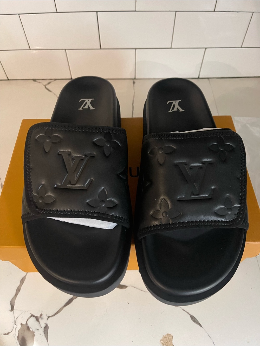 Mens Designer Slides Size 10.